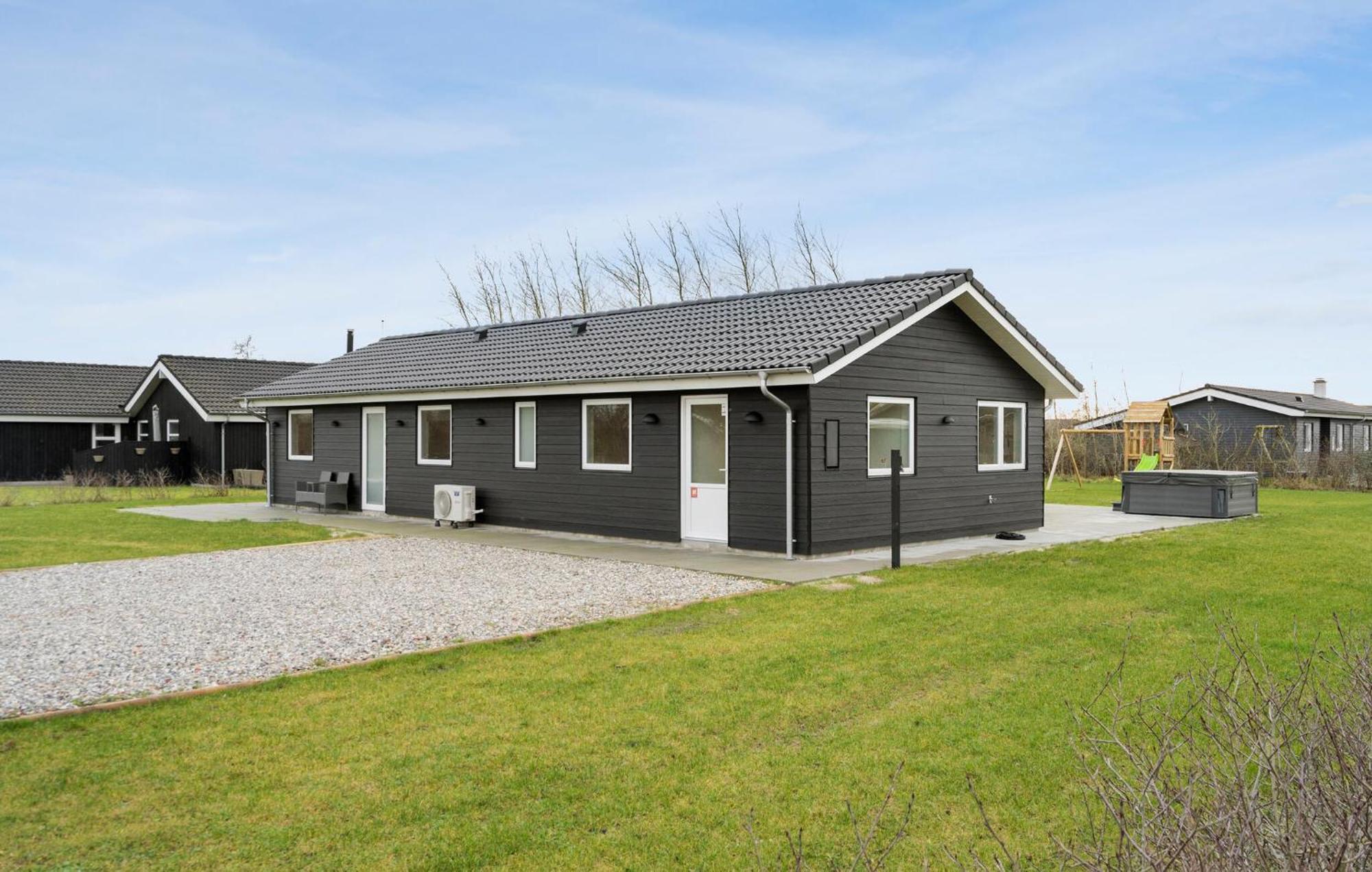 Beautiful Home In Tarm With Sauna Eksteriør bilde